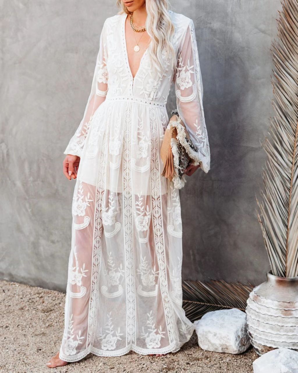 Lace long-sleeved V-neck dress