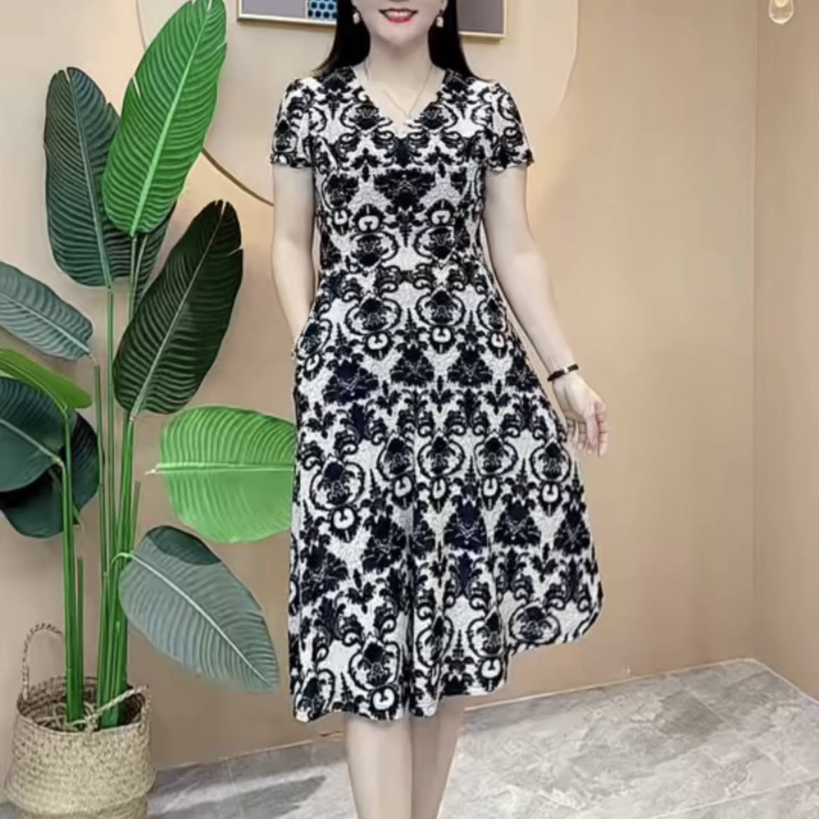 A loose MIDI dress that covers the belly